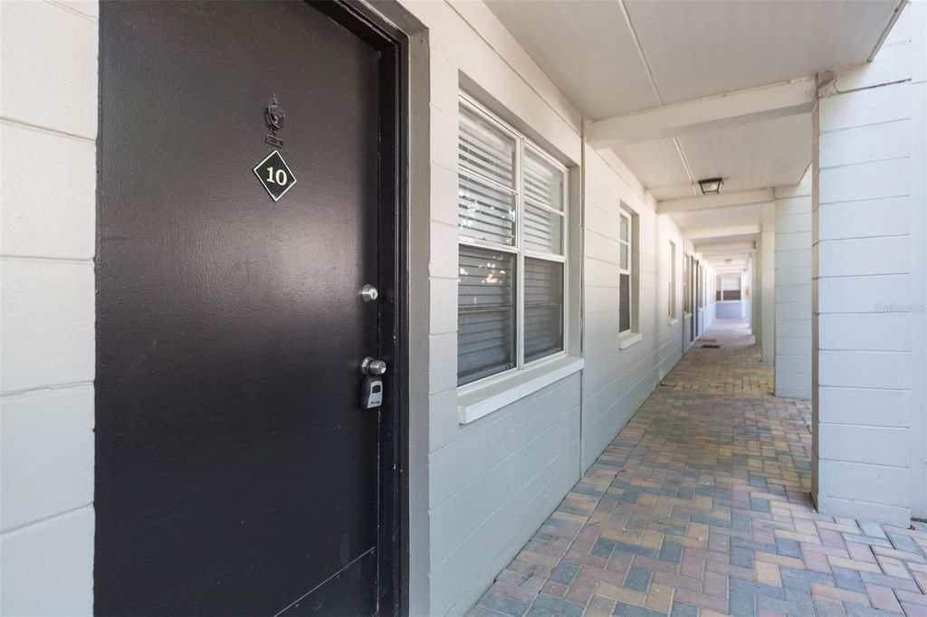 Photo of 5221 S Bayshore Boulevard #10, Tampa, FL 33611 (MLS # TB8463280)