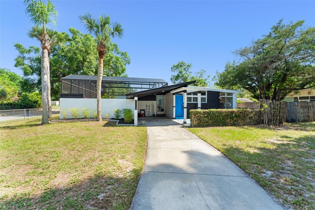 Photo of 7712 Hoosier Place, Orlando, FL 32807 (MLS # O6412957)