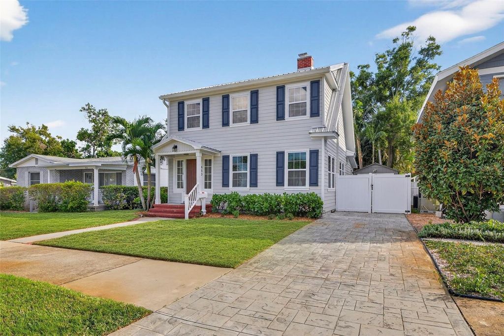Photo of 480 28th Avenue N, St Petersburg, FL 33704 (MLS # TB8435564)