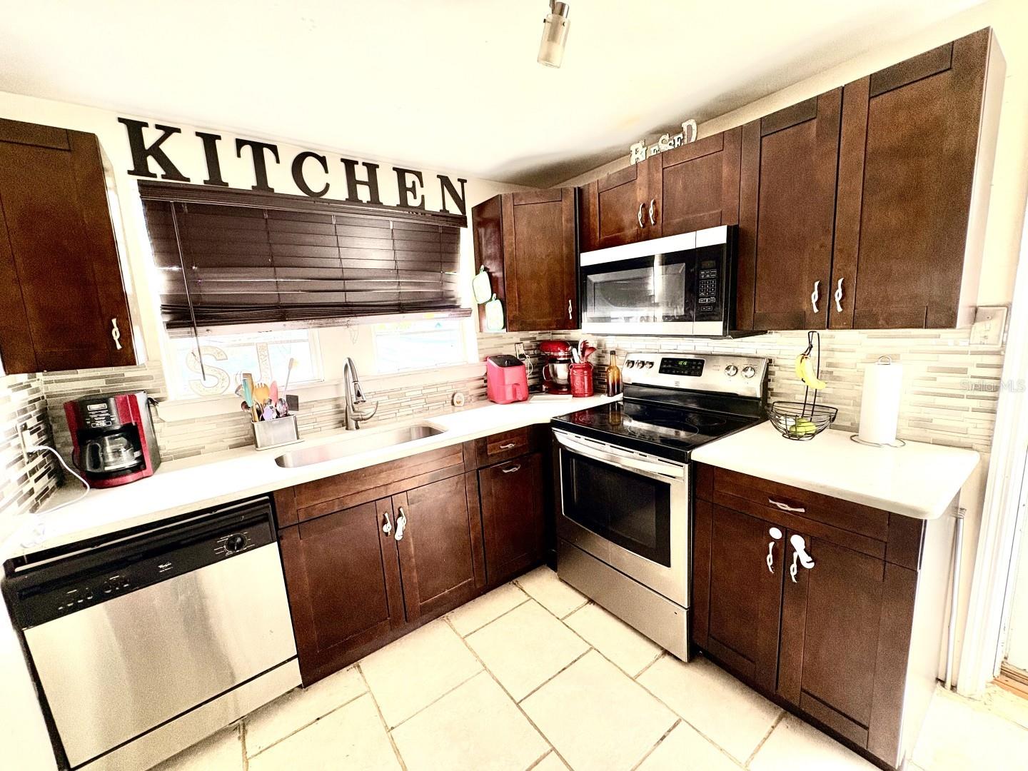 5415 OLD HIGHWAY 37