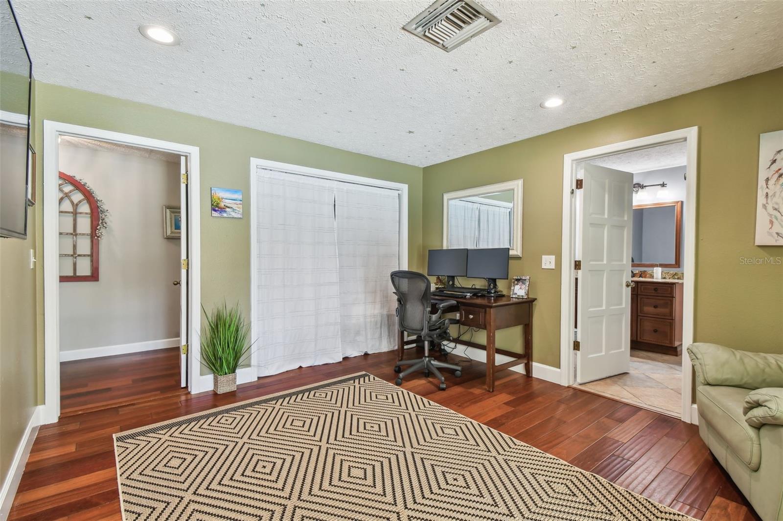 PRETTY LAKE ESTATES - Residential