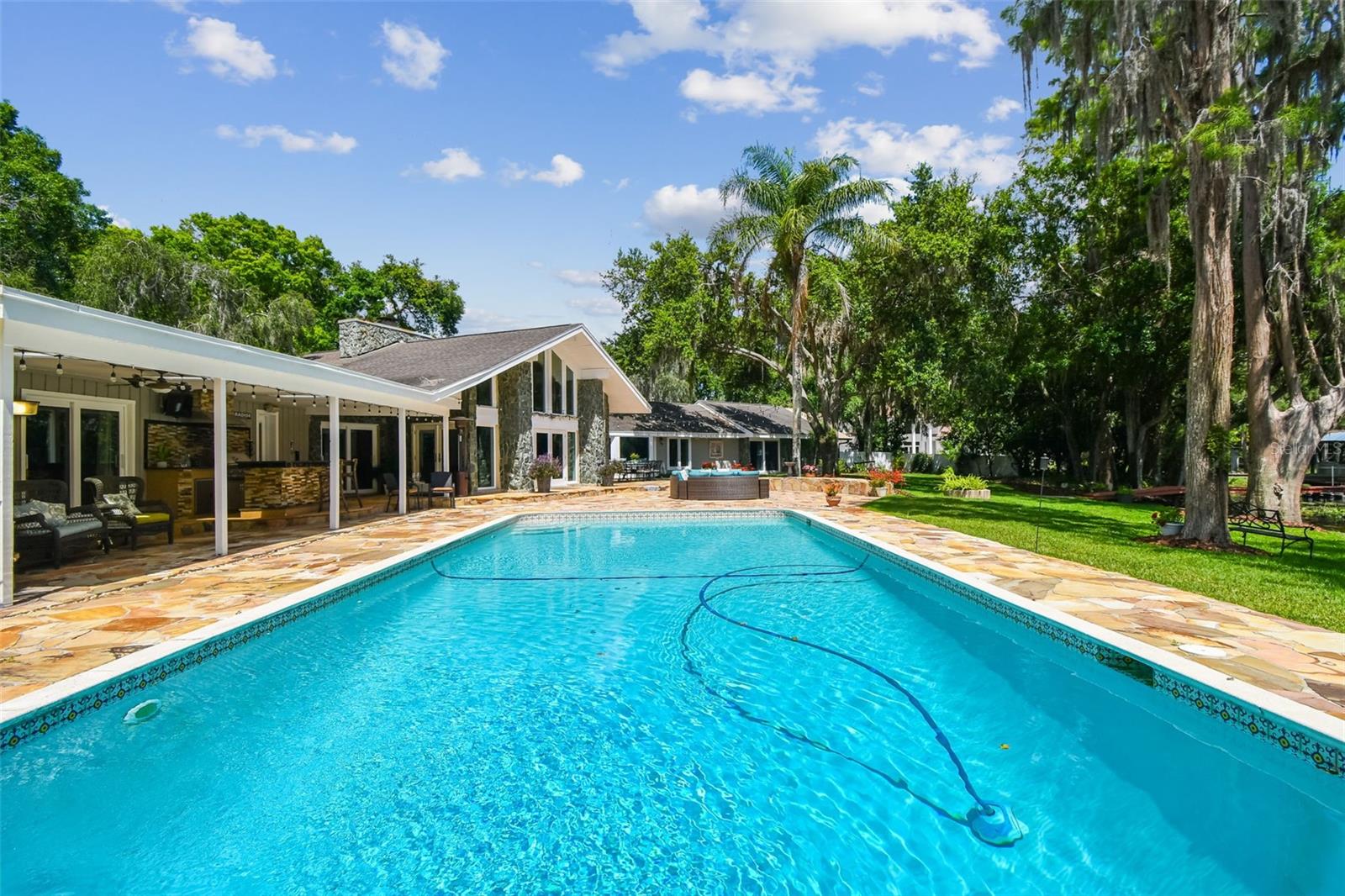 PRETTY LAKE ESTATES - Residential