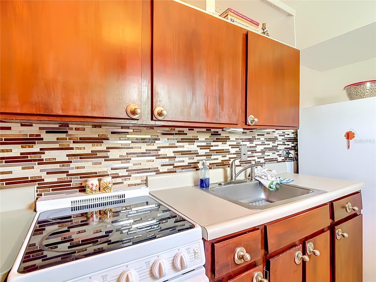 LAKESHORE CLUB - Residential
