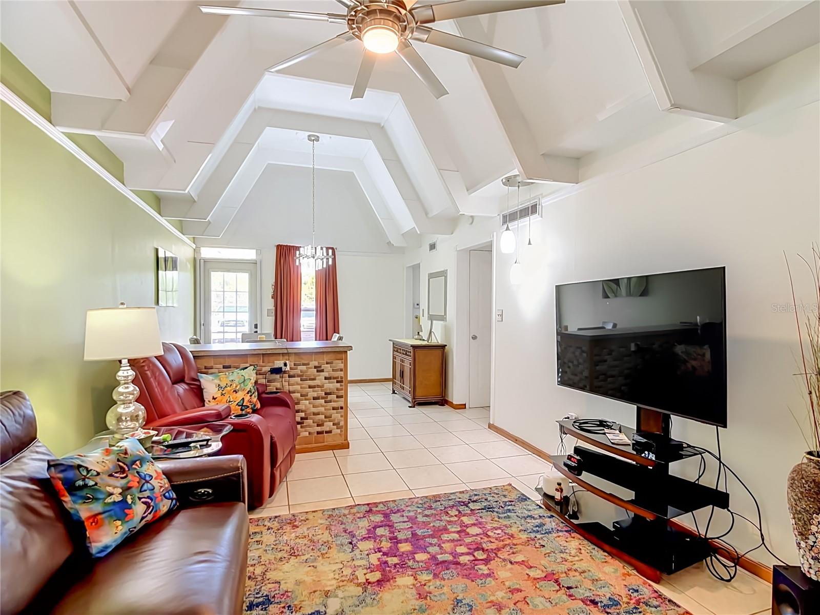 LAKESHORE CLUB - Residential