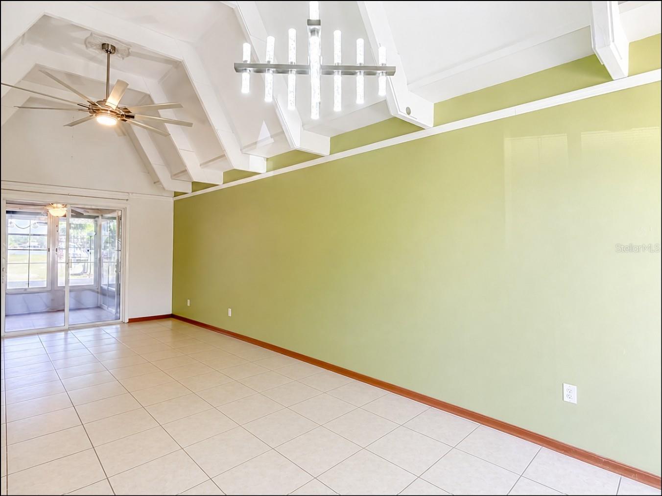 LAKESHORE CLUB - Residential