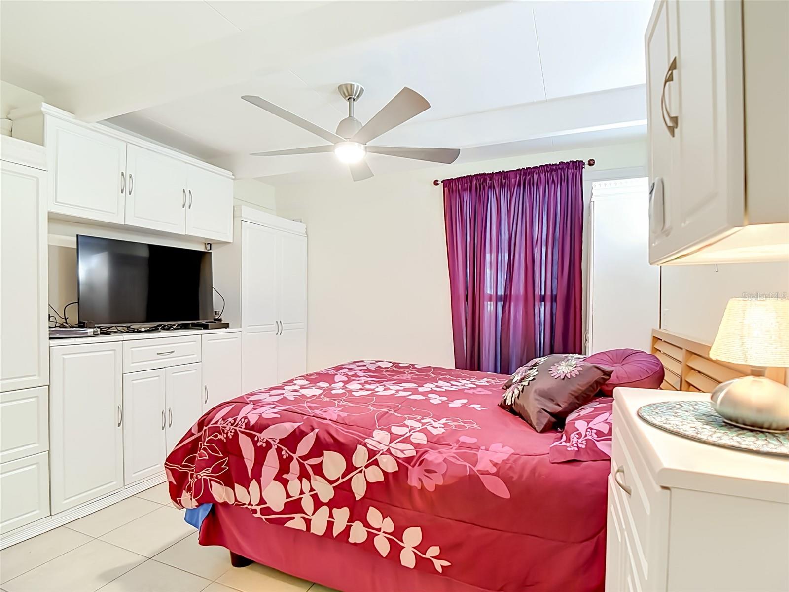 LAKESHORE CLUB - Residential