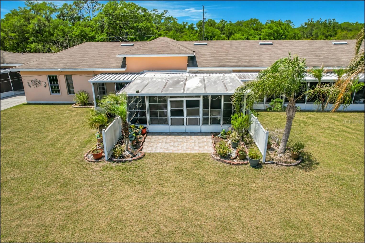 LAKESHORE CLUB - Residential