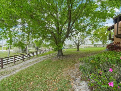 A home in LAKE WALES