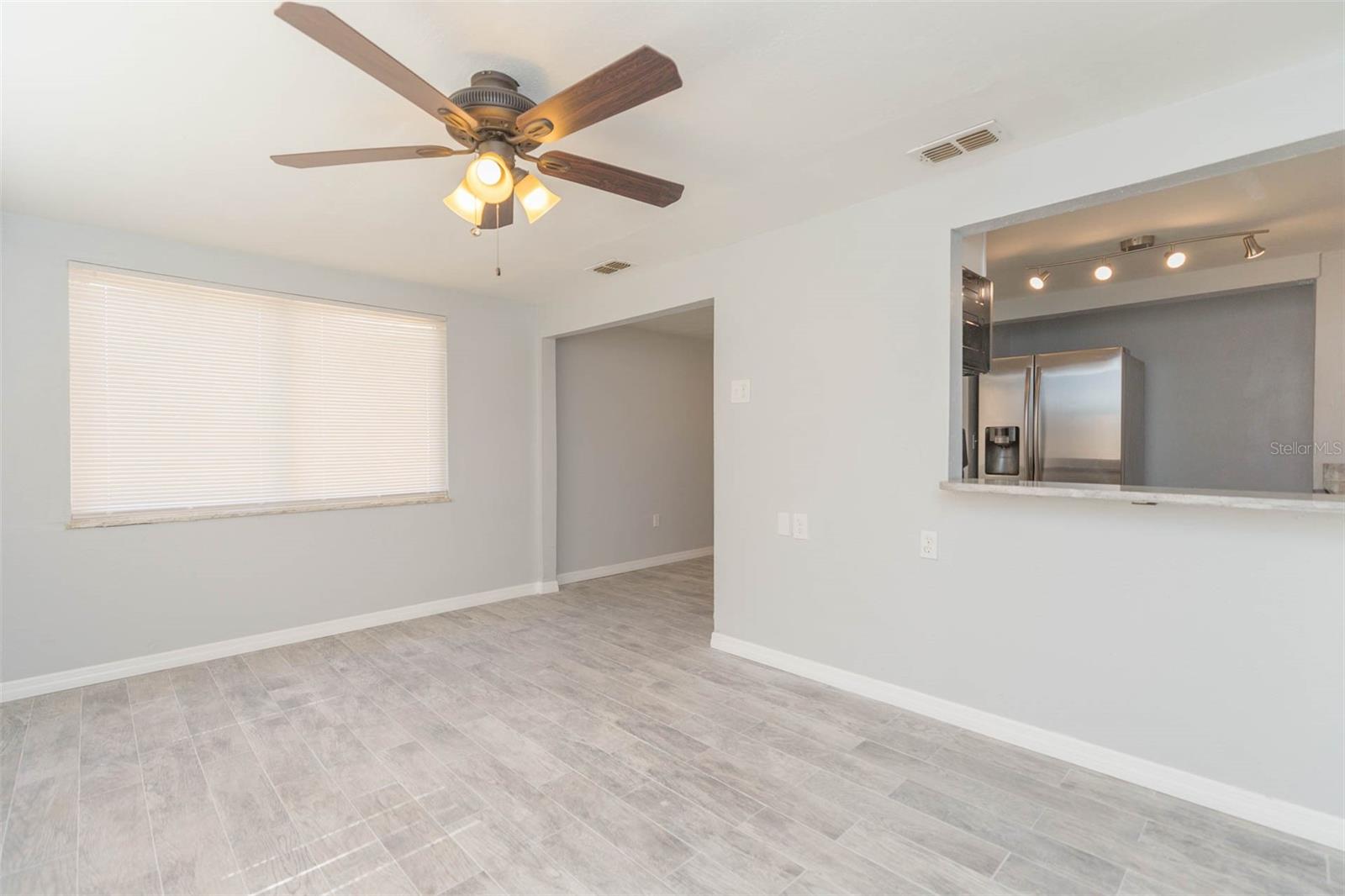 COUNTRY CLUB ESTATES - Residential Lease