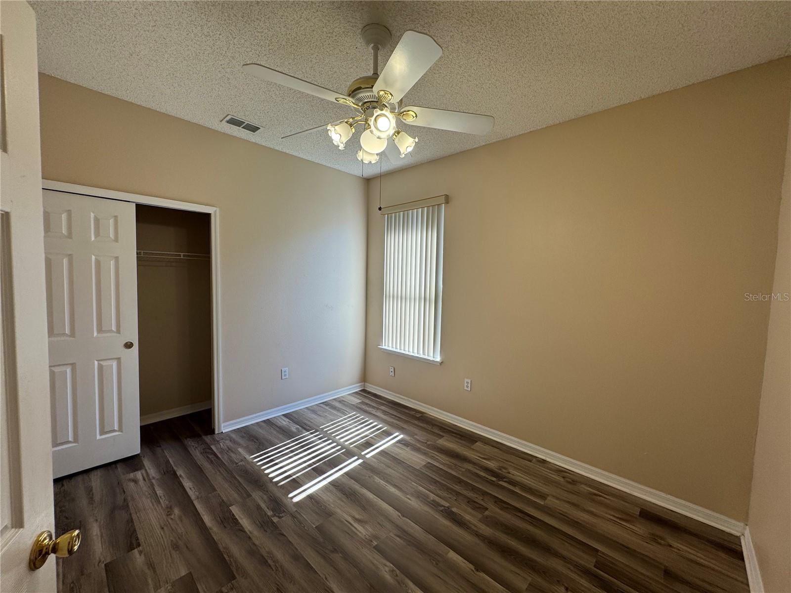 HUNTCLIFF PARK 51 48 - Residential