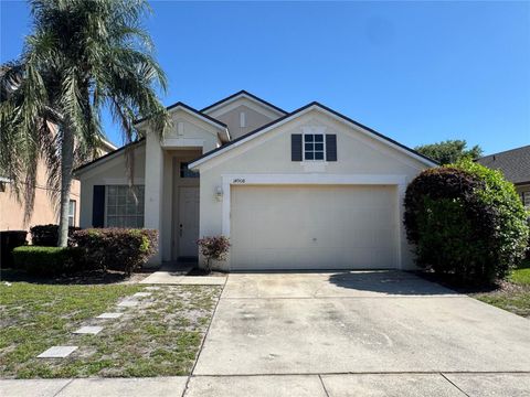 Photo of 14908 Huntcliff Park Way, Orlando, FL 32824 (MLS # O6400953)