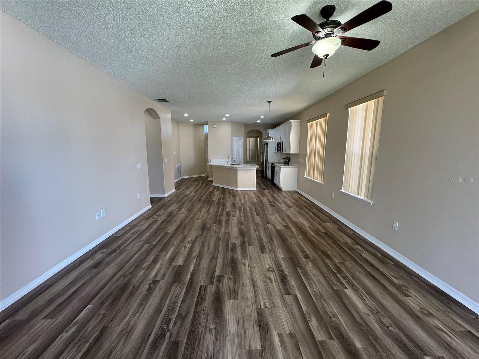 HUNTCLIFF PARK 51 48 - Residential