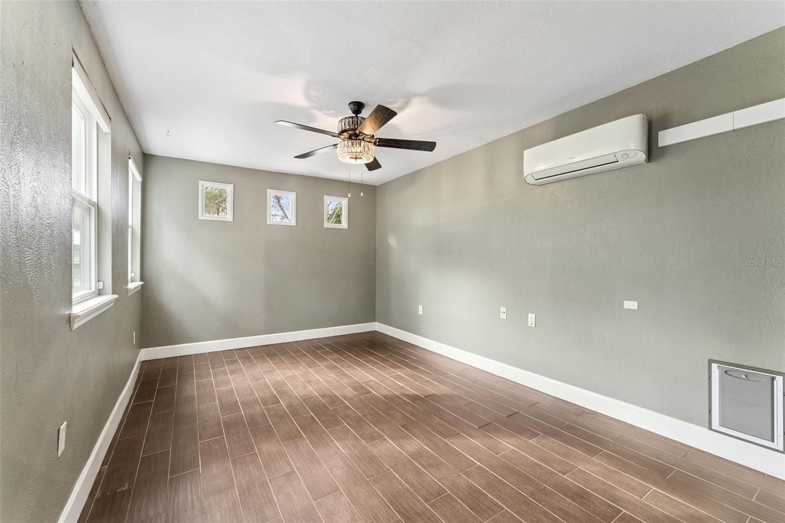 E E HARDYS SUB - Residential