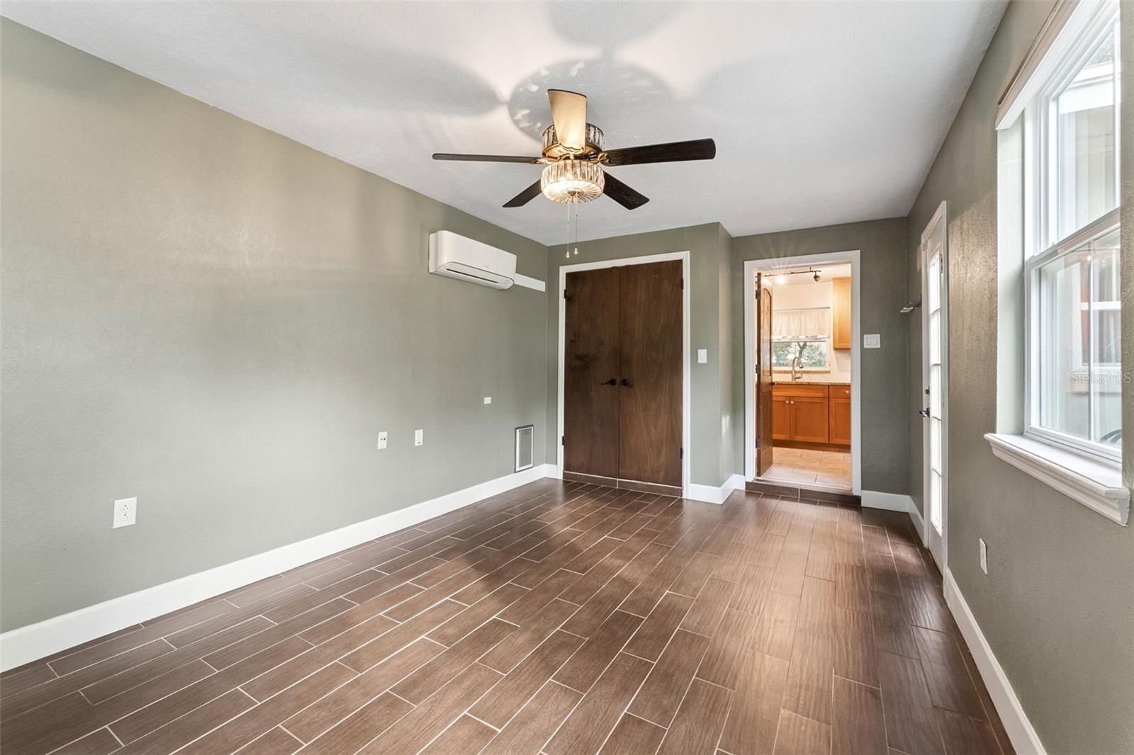 E E HARDYS SUB - Residential