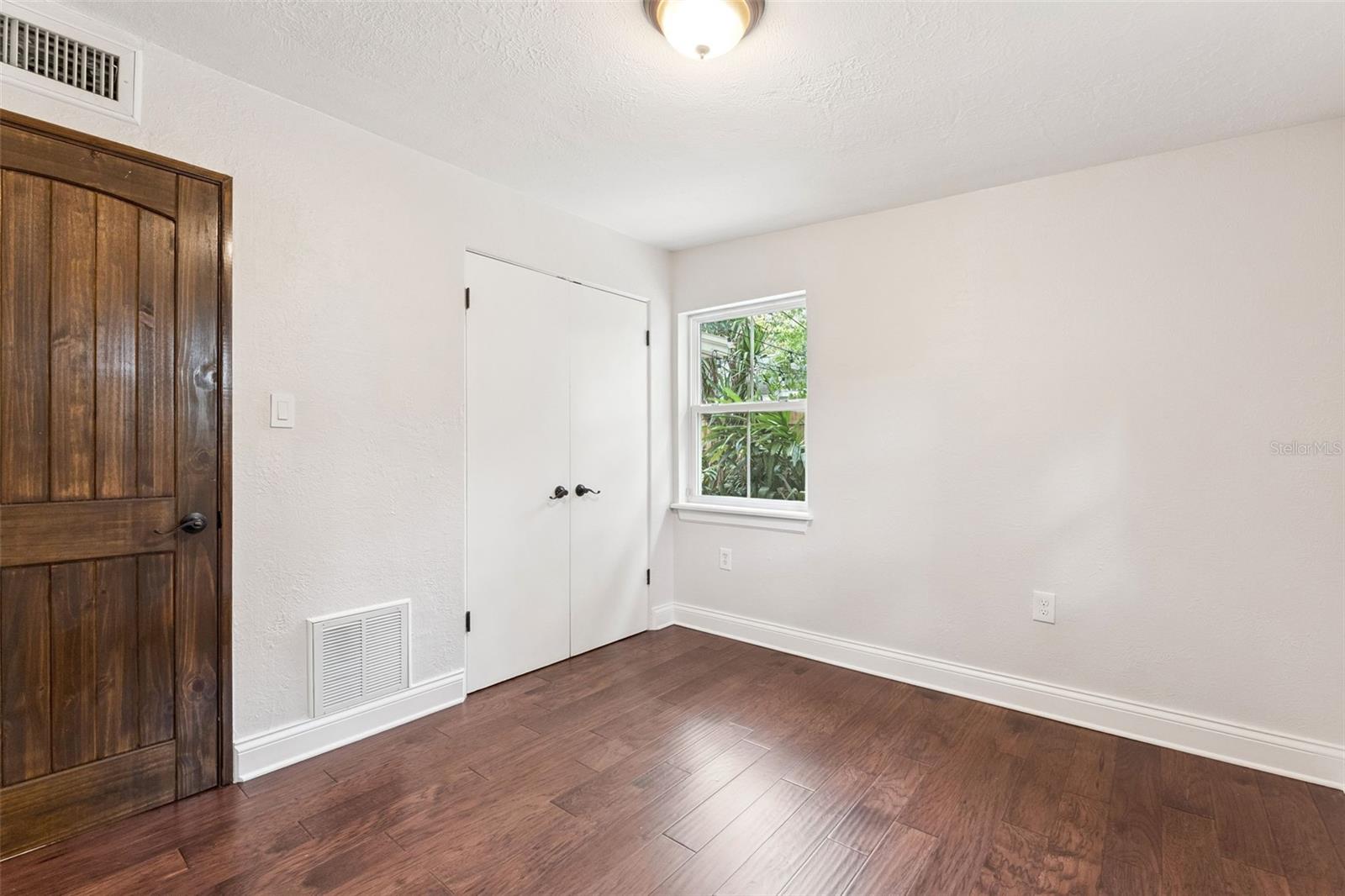 E E HARDYS SUB - Residential