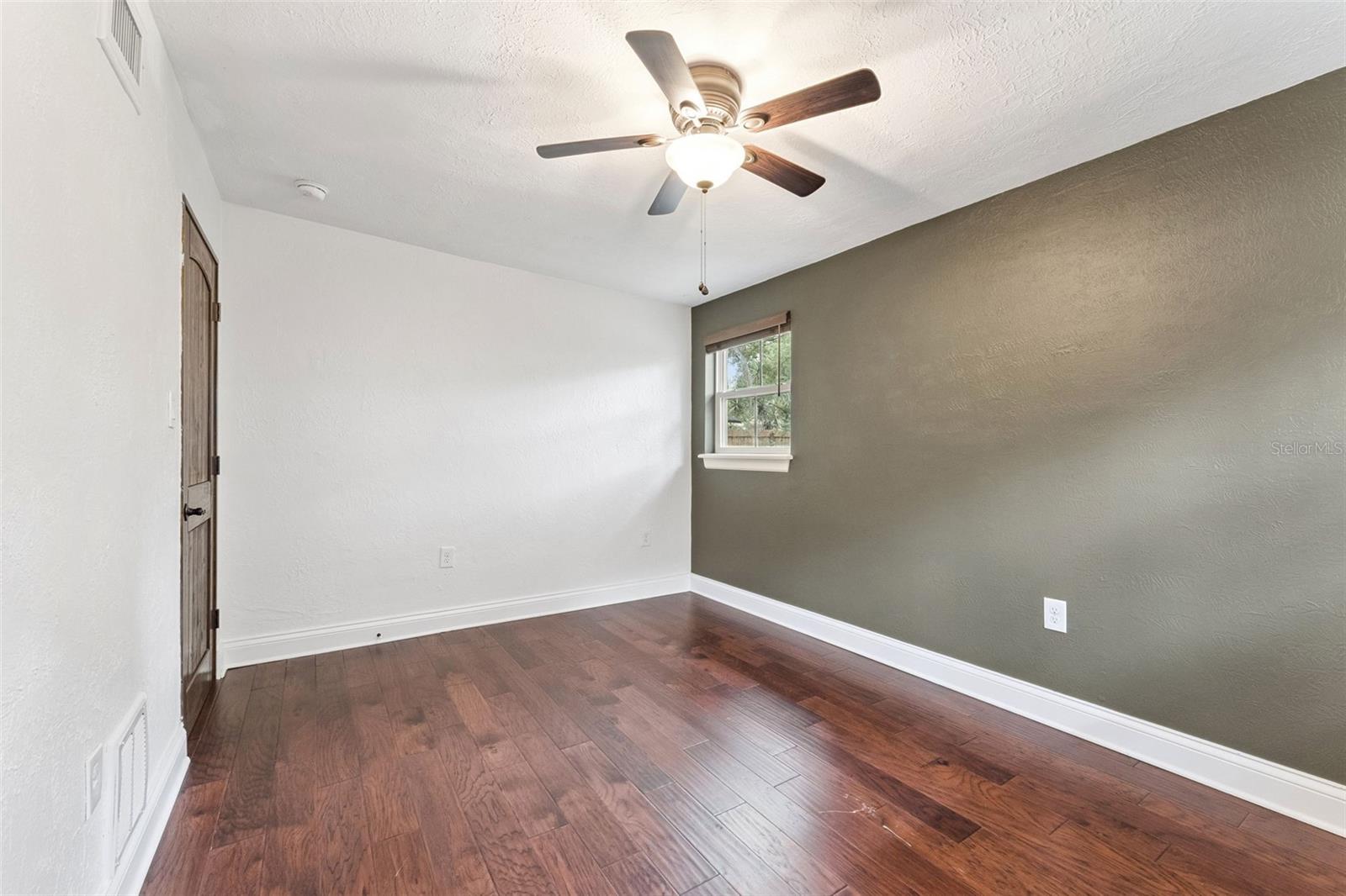 E E HARDYS SUB - Residential