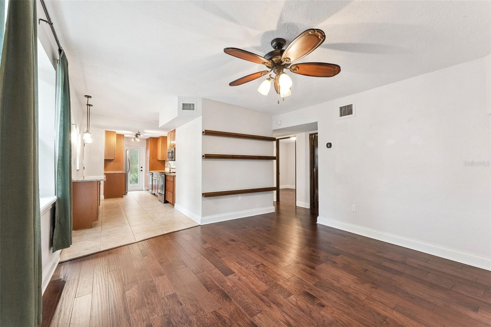 E E HARDYS SUB - Residential