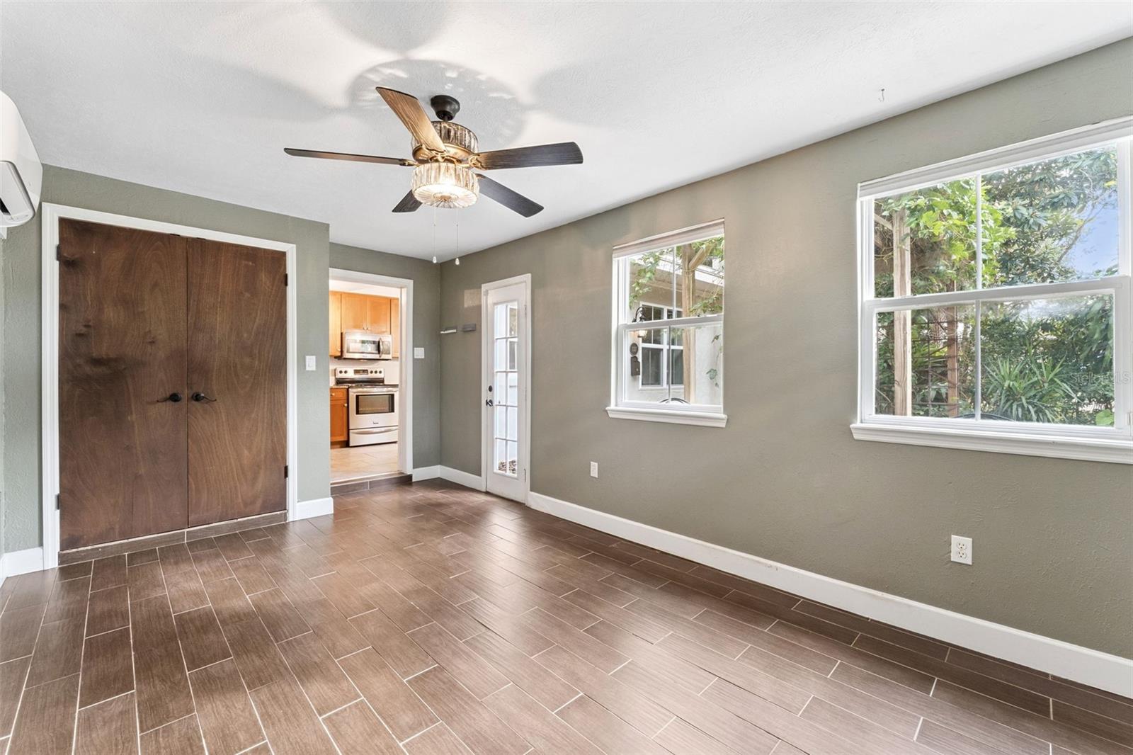 E E HARDYS SUB - Residential