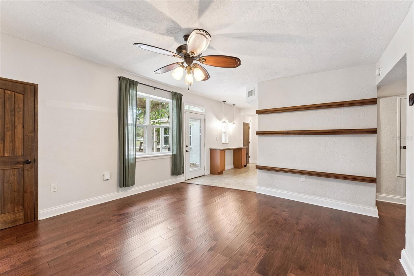 E E HARDYS SUB - Residential