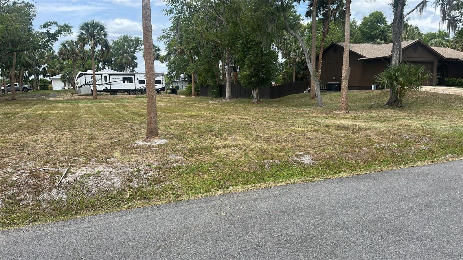 Prime .38-acre lot in DeLand – fully cleared and ready to build! Located just minutes from shopping centers, major highways, and all the conveniences of town. This is a perfect opportunity to create your dream home or investment property in a fast-growing area. Don’t miss out on this build-ready gem!