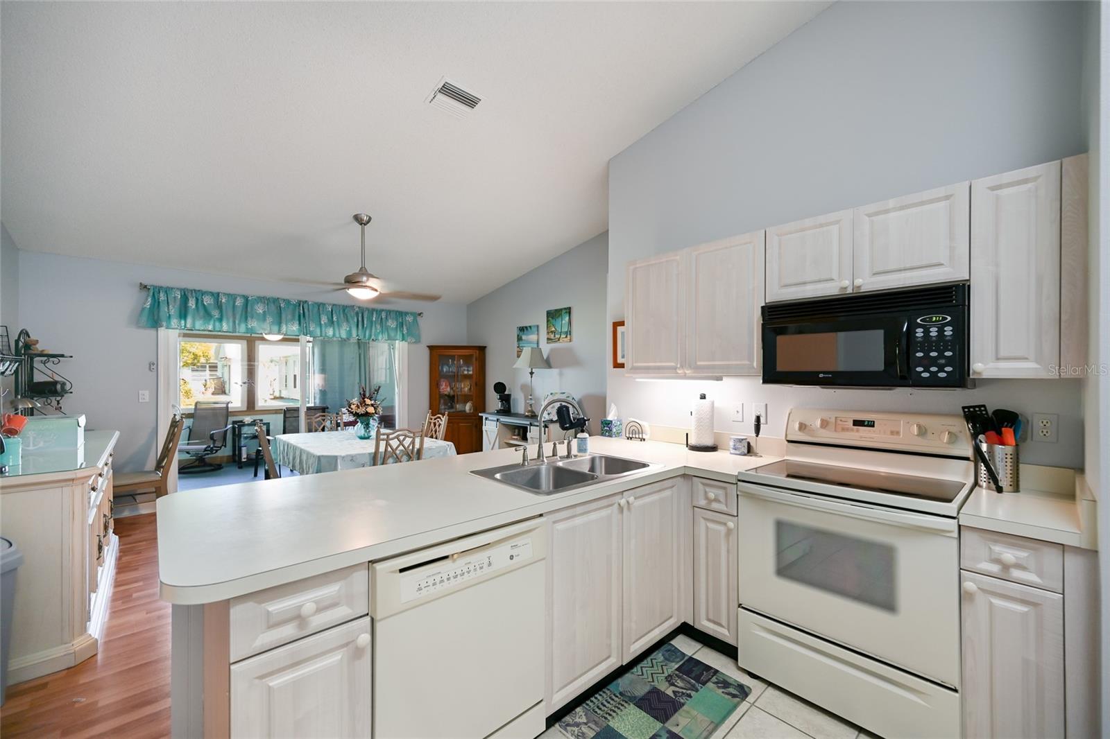 THE VILLAGES OF LAKESIDE SOUTH PHIII REV - Residential