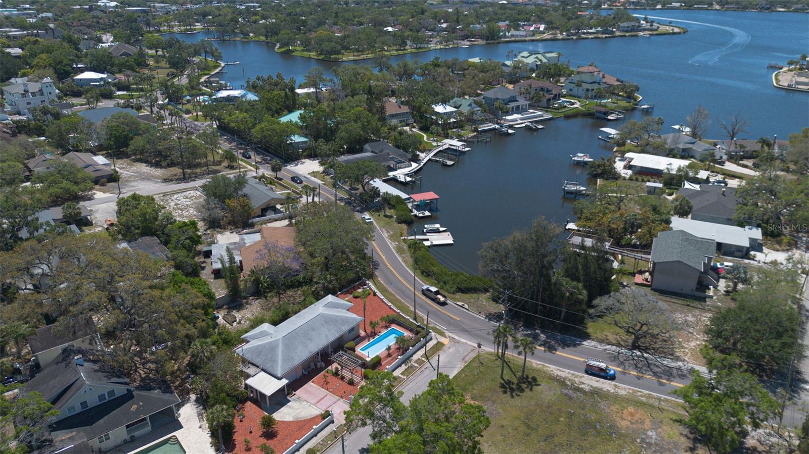 101 PAMPAS AVENUE