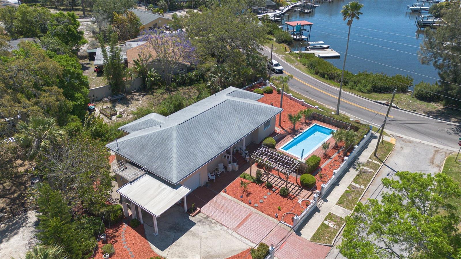 101 PAMPAS AVENUE