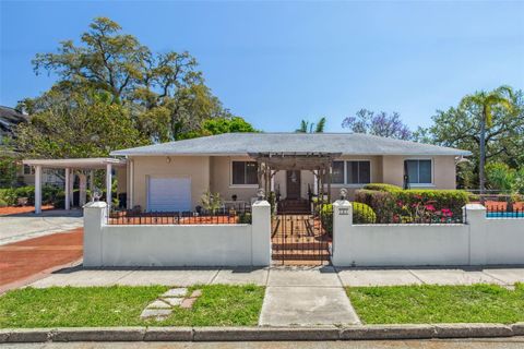 Photo of 101 Pampas Avenue, Tarpon Springs, FL 34689 (MLS # TB8373396)