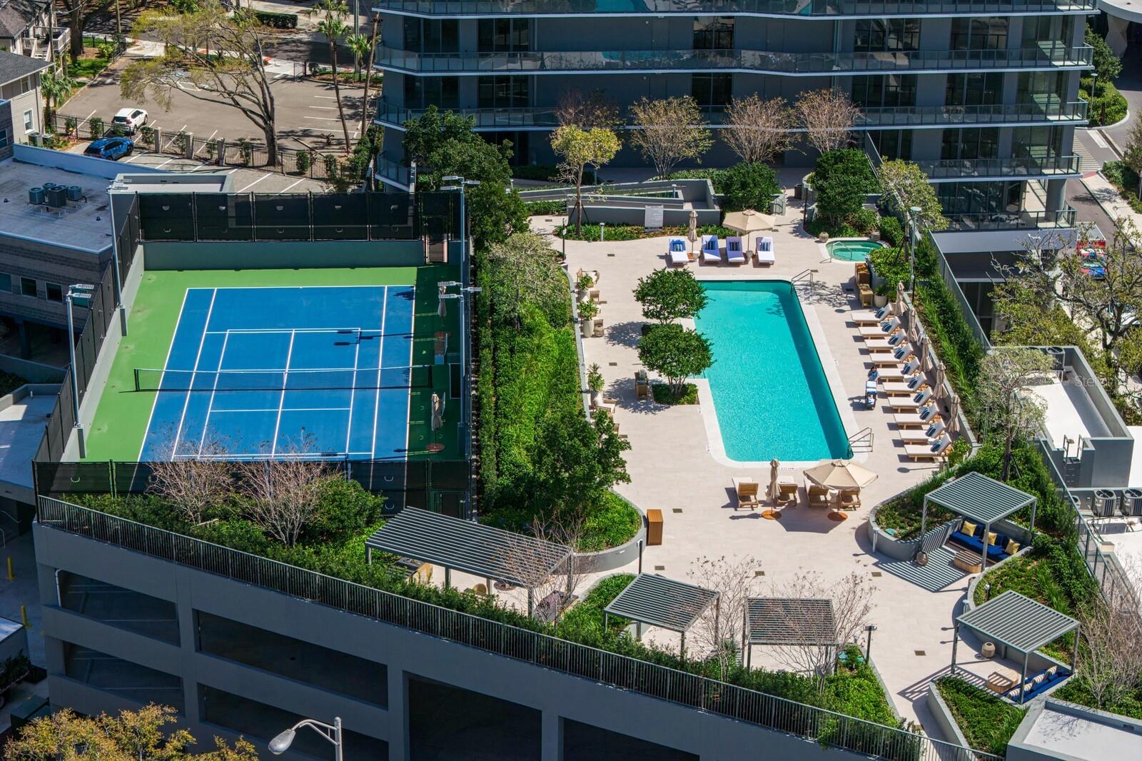 D9U /BAYSHOREYSABELLA CONDOMINIUM - Residential