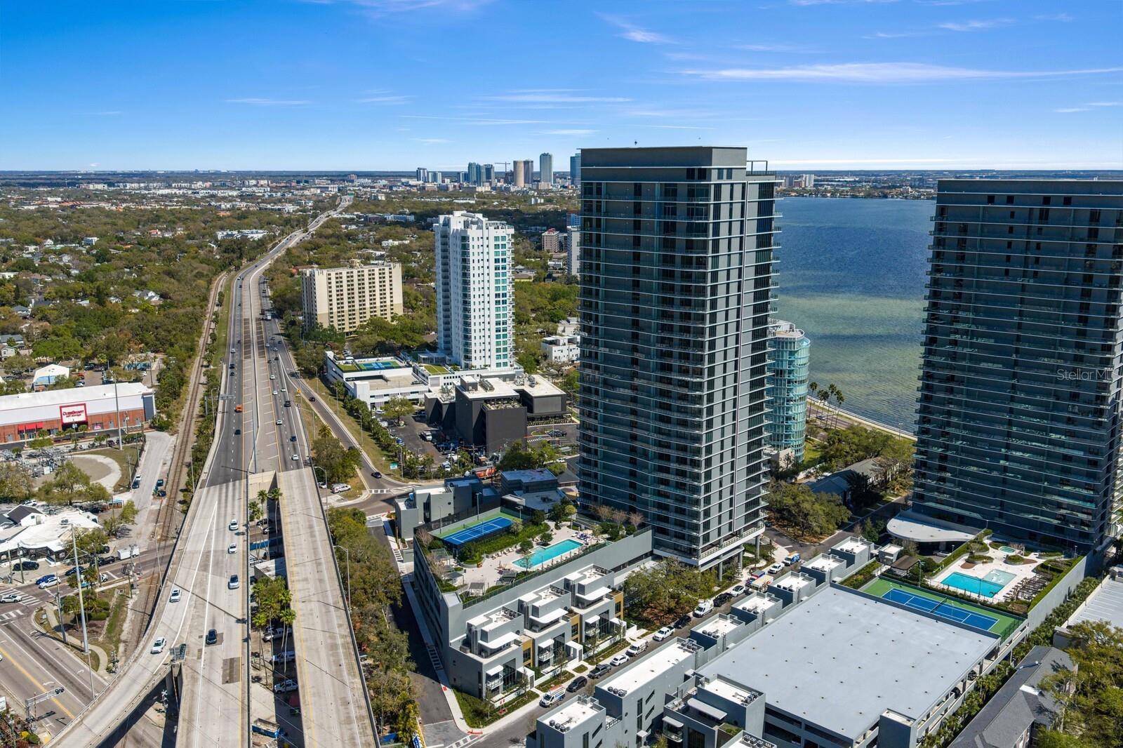 D9U /BAYSHOREYSABELLA CONDOMINIUM - Residential