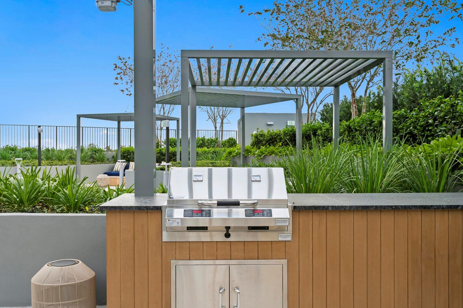 D9U /BAYSHOREYSABELLA CONDOMINIUM - Residential