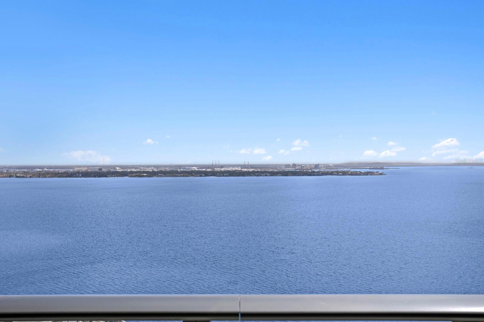 D9U /BAYSHOREYSABELLA CONDOMINIUM - Residential