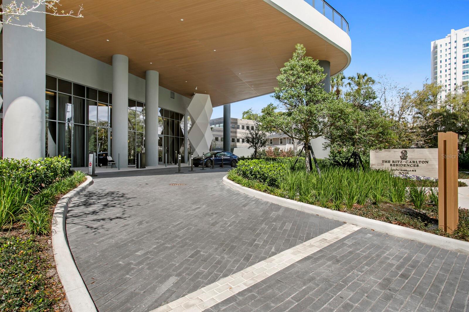 D9U /BAYSHOREYSABELLA CONDOMINIUM - Residential