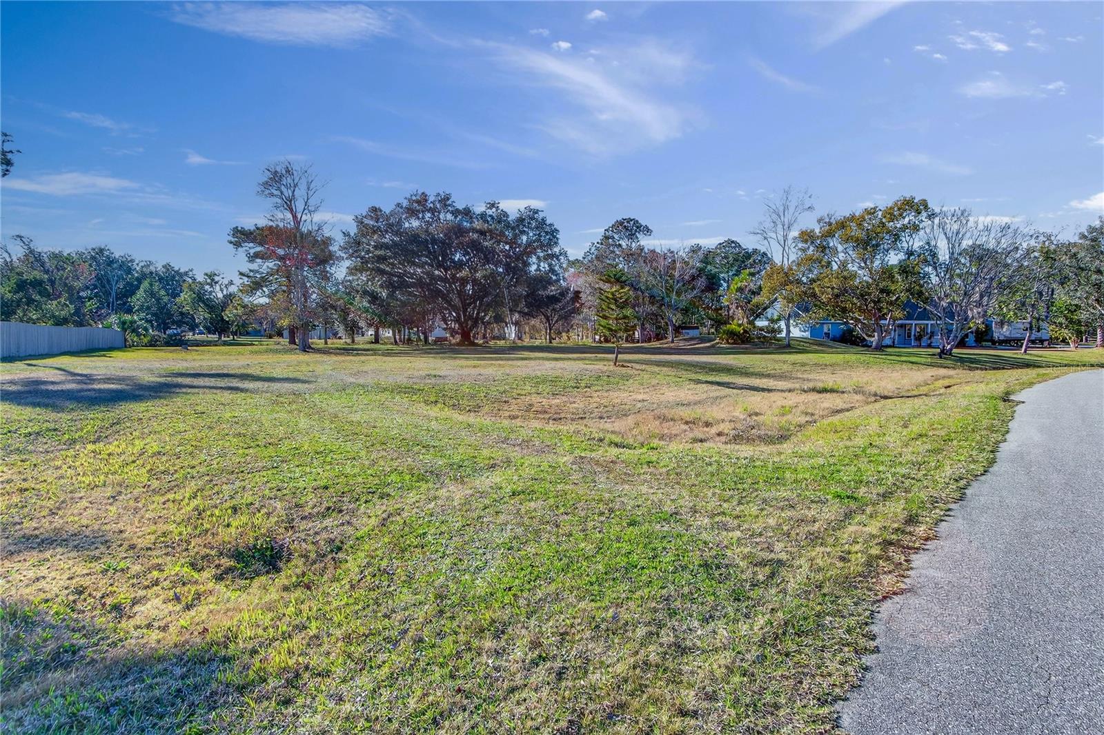 PICKETT DOWNS UNIT 4 - Land