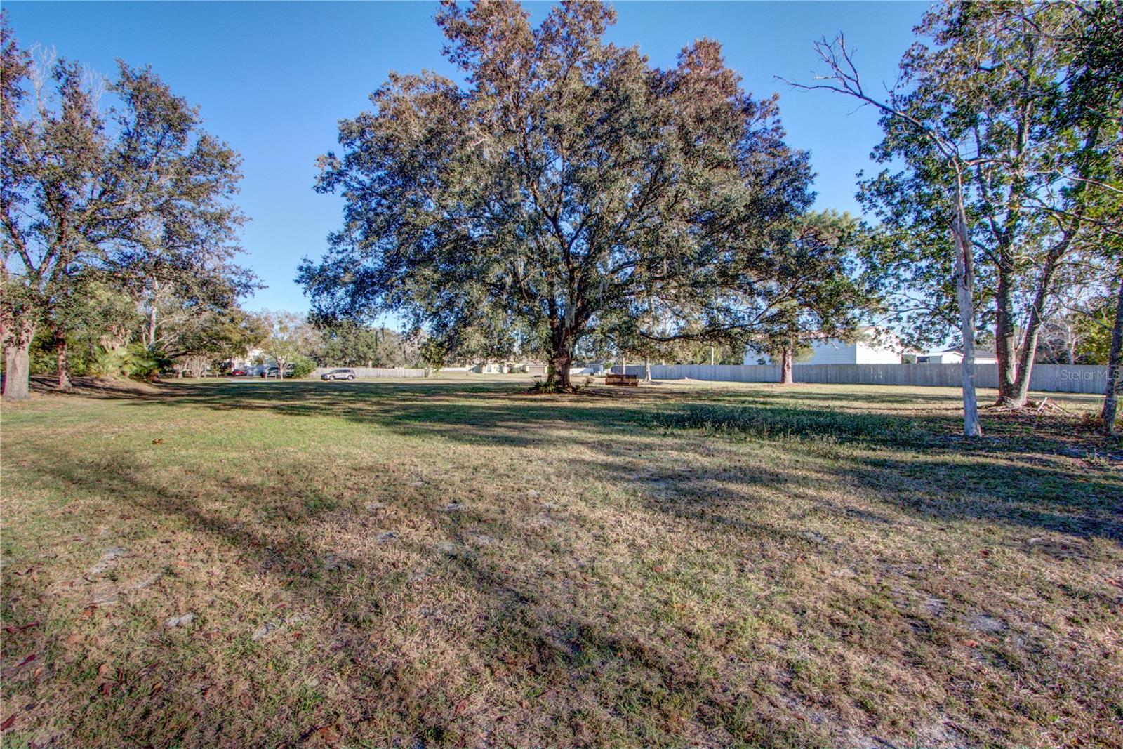 PICKETT DOWNS UNIT 4 - Land