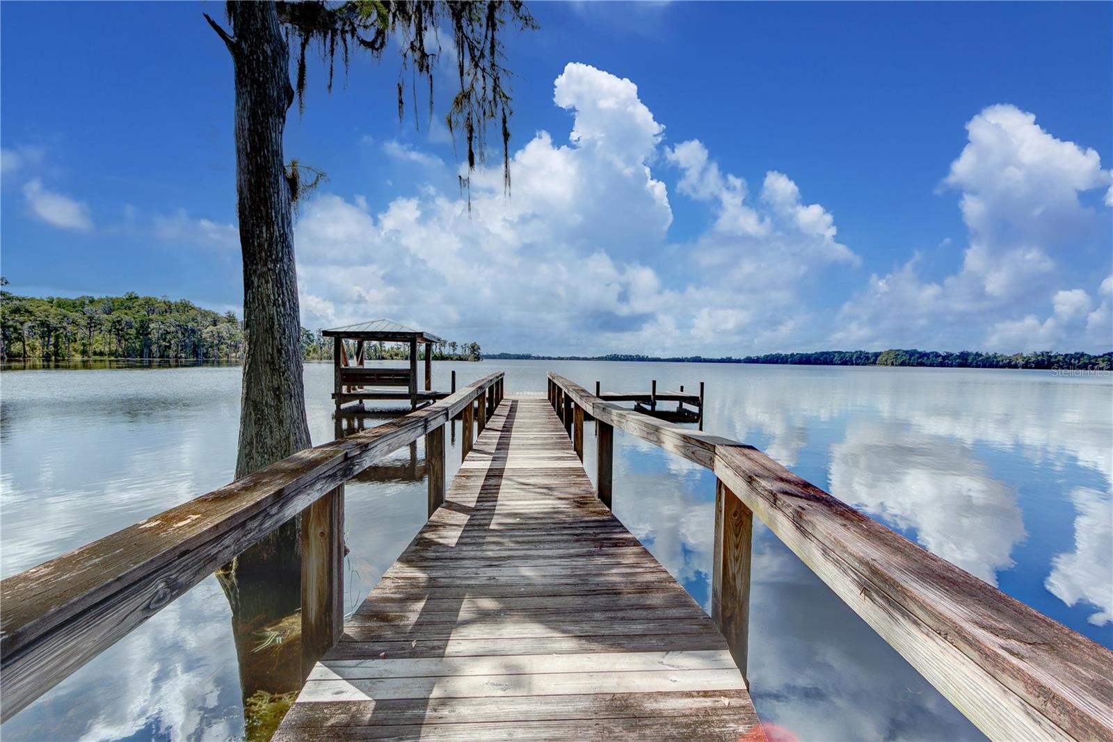 PICKETT DOWNS UNIT 4 - Land