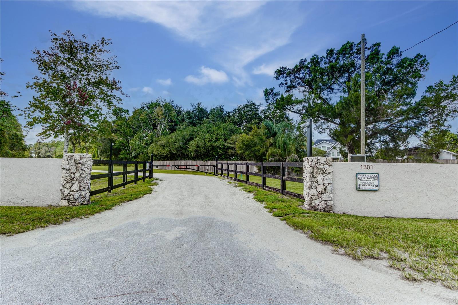 PICKETT DOWNS UNIT 4 - Land