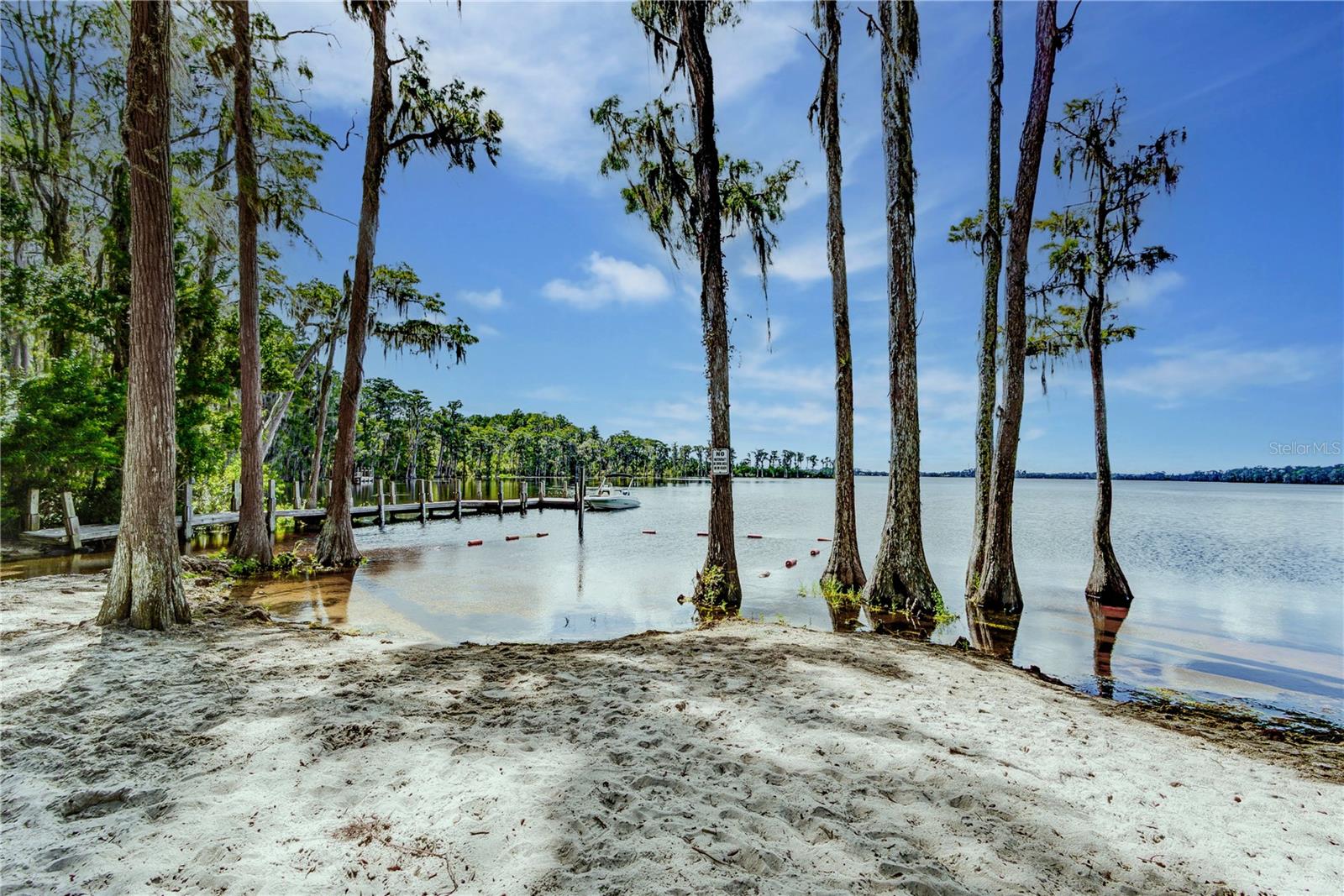 PICKETT DOWNS UNIT 4 - Land