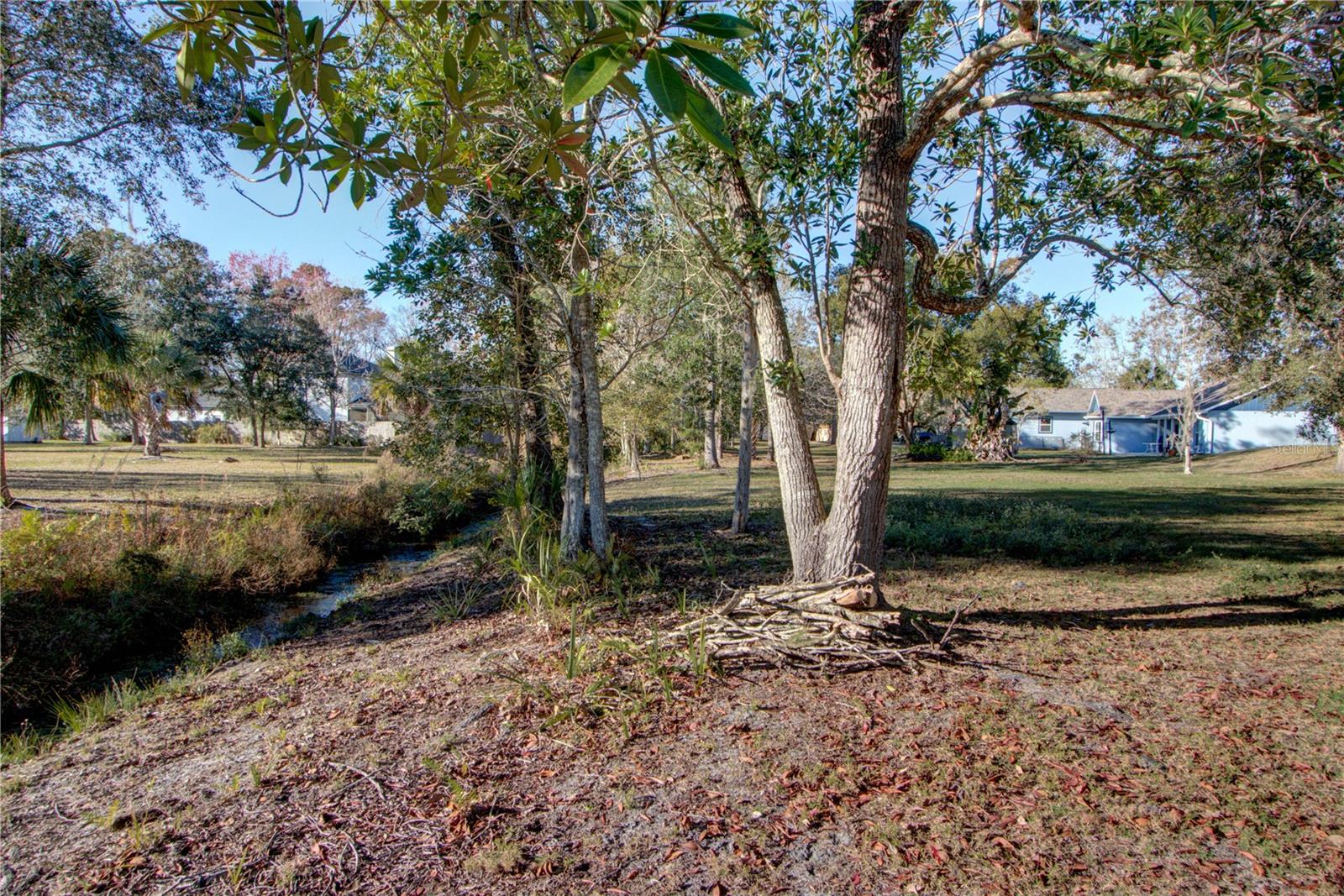 PICKETT DOWNS UNIT 4 - Land