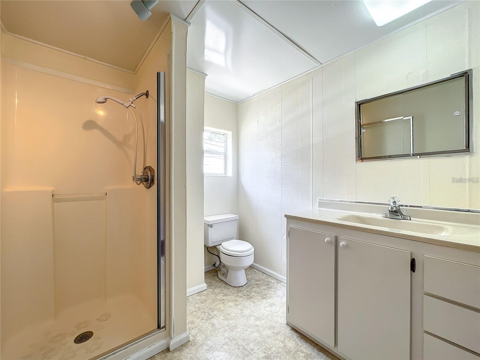 LAKE KATHRYN PARK 5TH ADD - Residential Lease