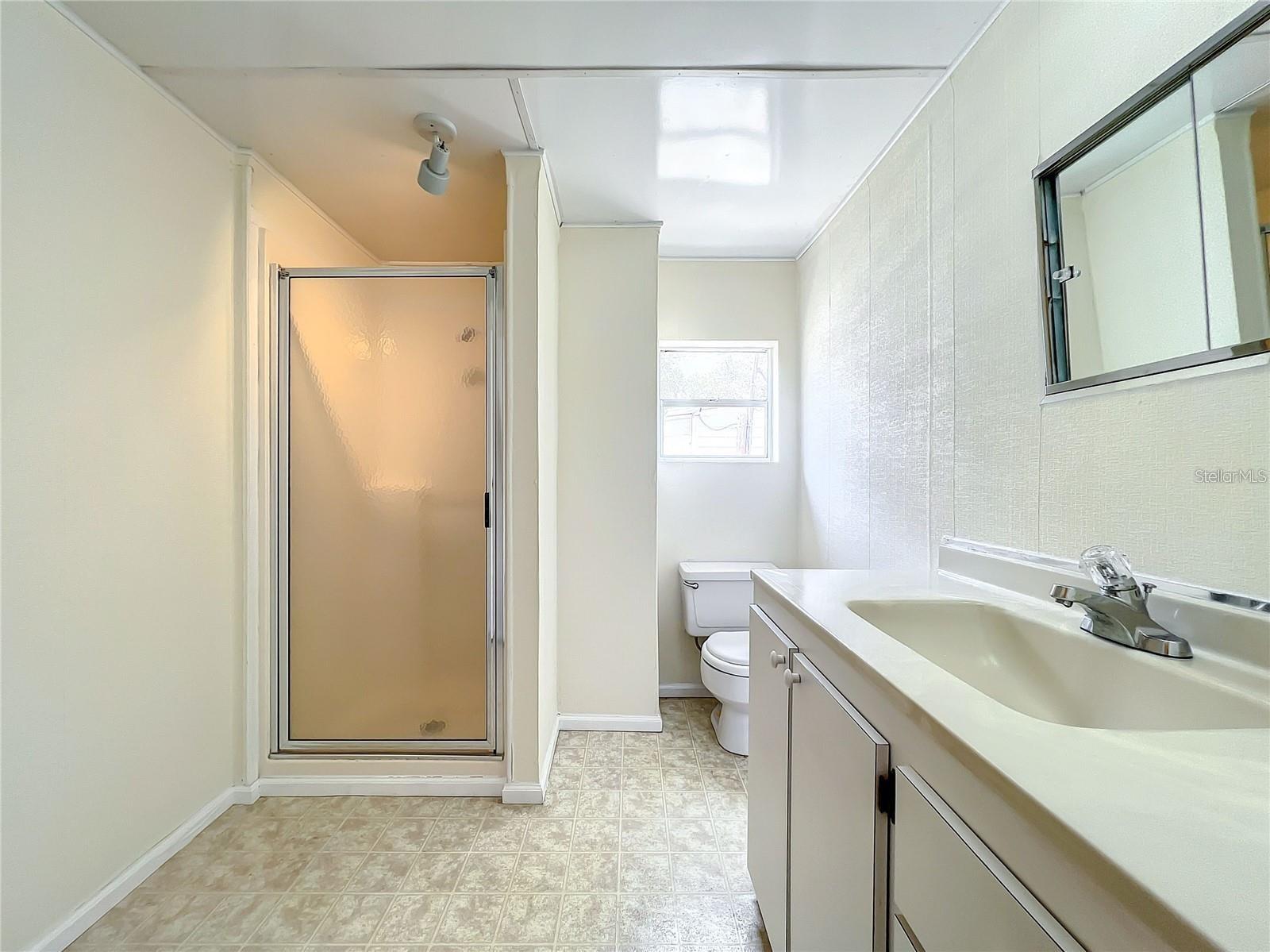 LAKE KATHRYN PARK 5TH ADD - Residential Lease