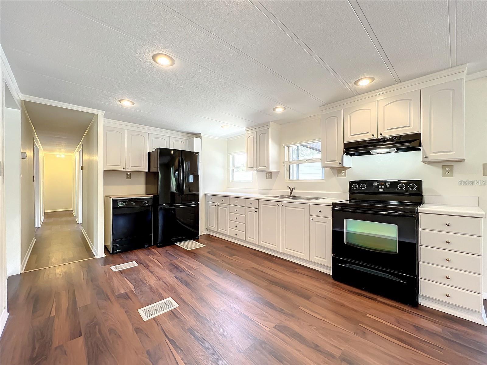 LAKE KATHRYN PARK 5TH ADD - Residential Lease