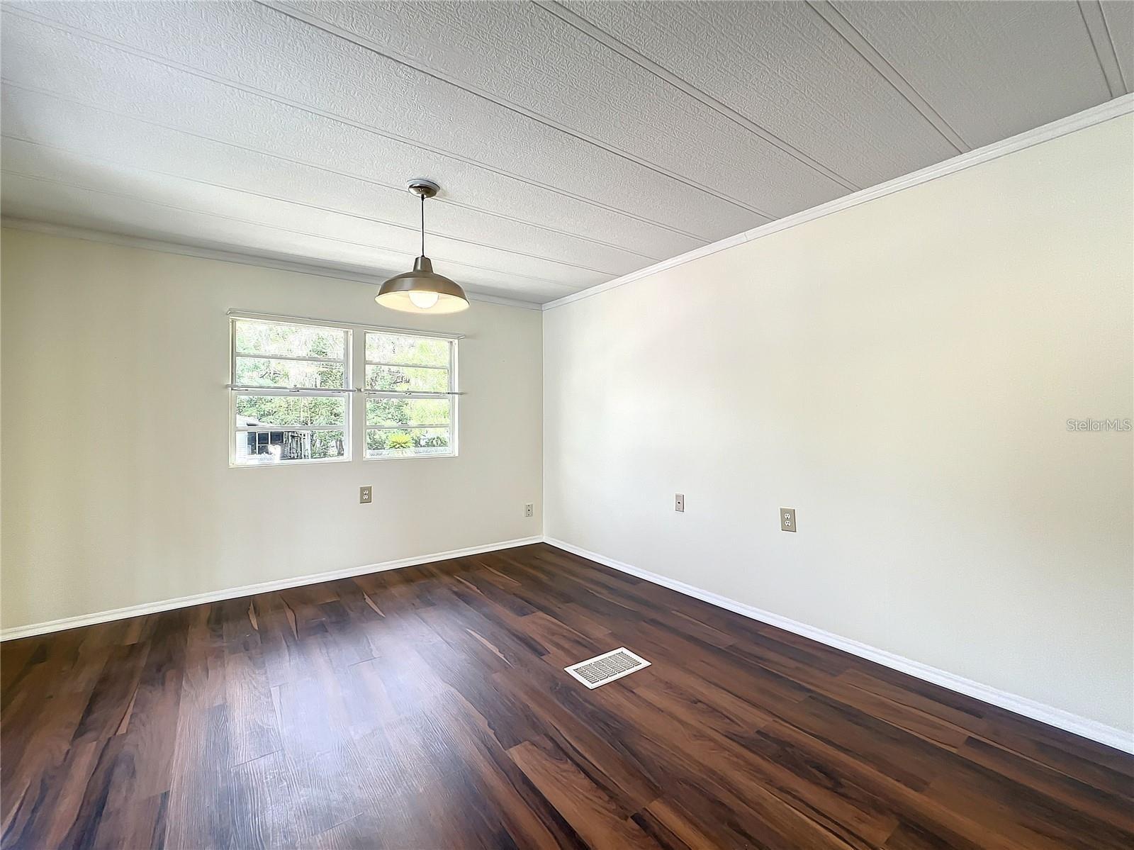 LAKE KATHRYN PARK 5TH ADD - Residential Lease