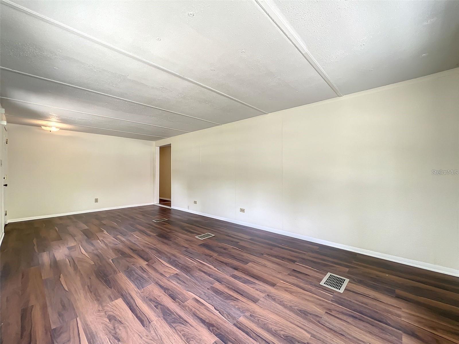 LAKE KATHRYN PARK 5TH ADD - Residential Lease