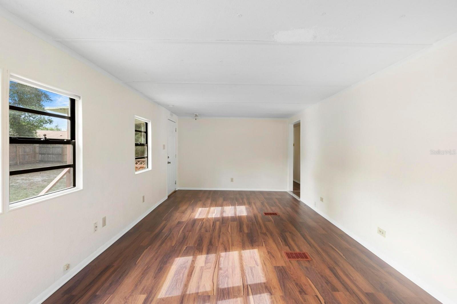 LAKE KATHRYN PARK 5TH ADD - Residential Lease