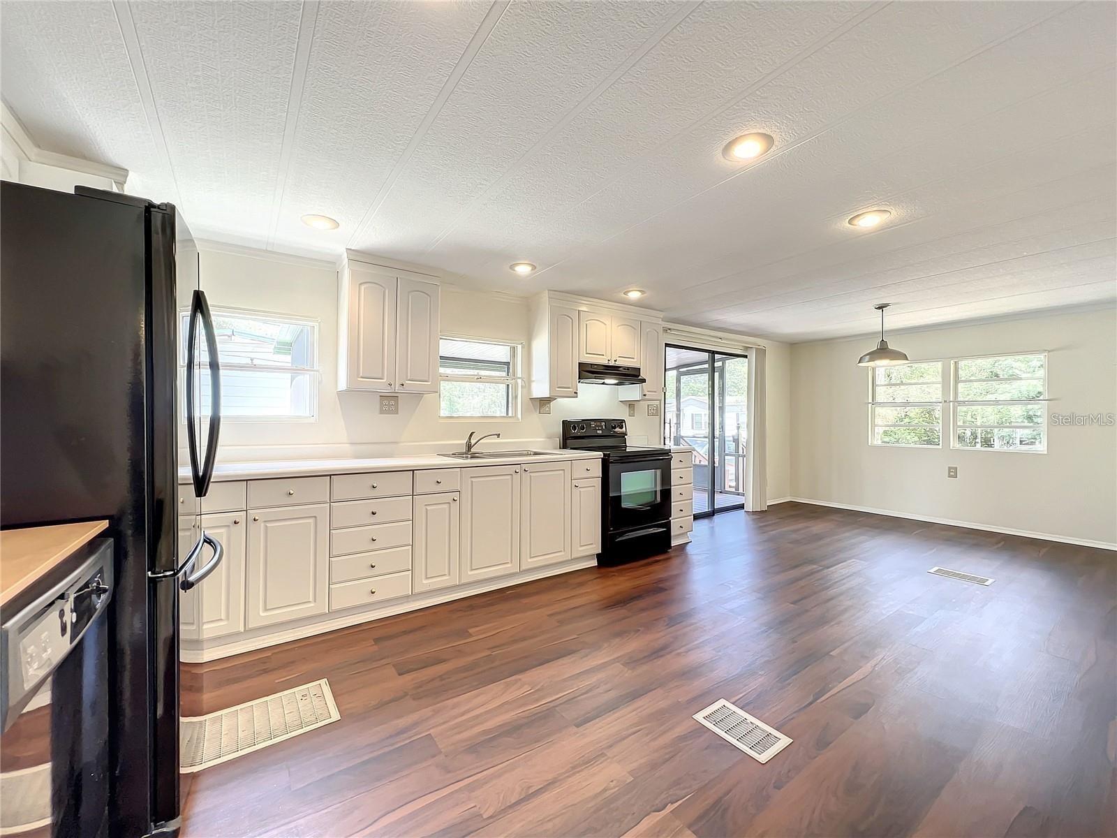 LAKE KATHRYN PARK 5TH ADD - Residential Lease