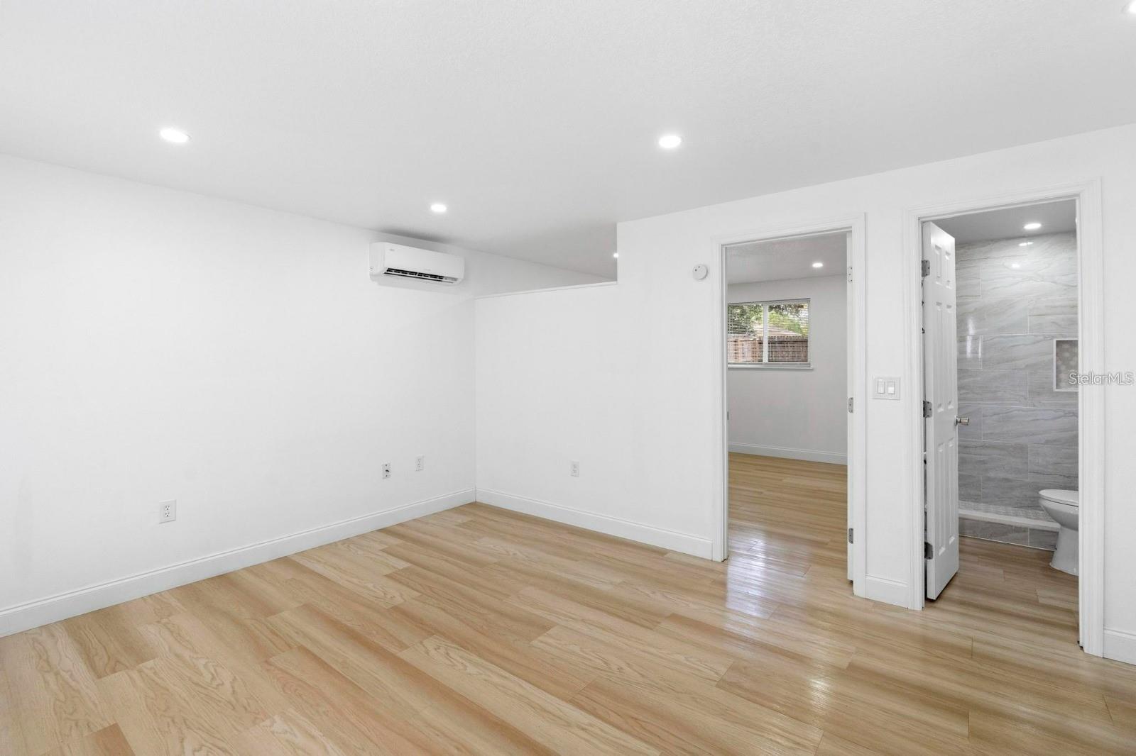 LAKE KATHRYN PARK 5TH ADD - Residential Lease