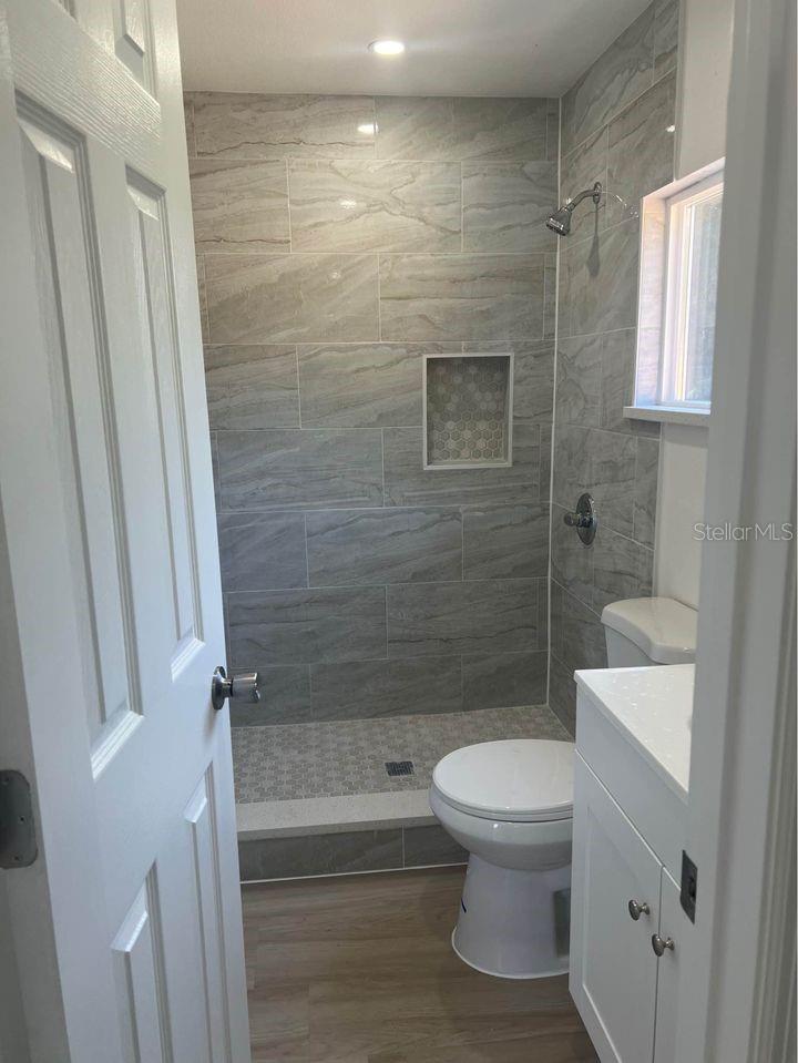 LAKE KATHRYN PARK 5TH ADD - Residential Lease