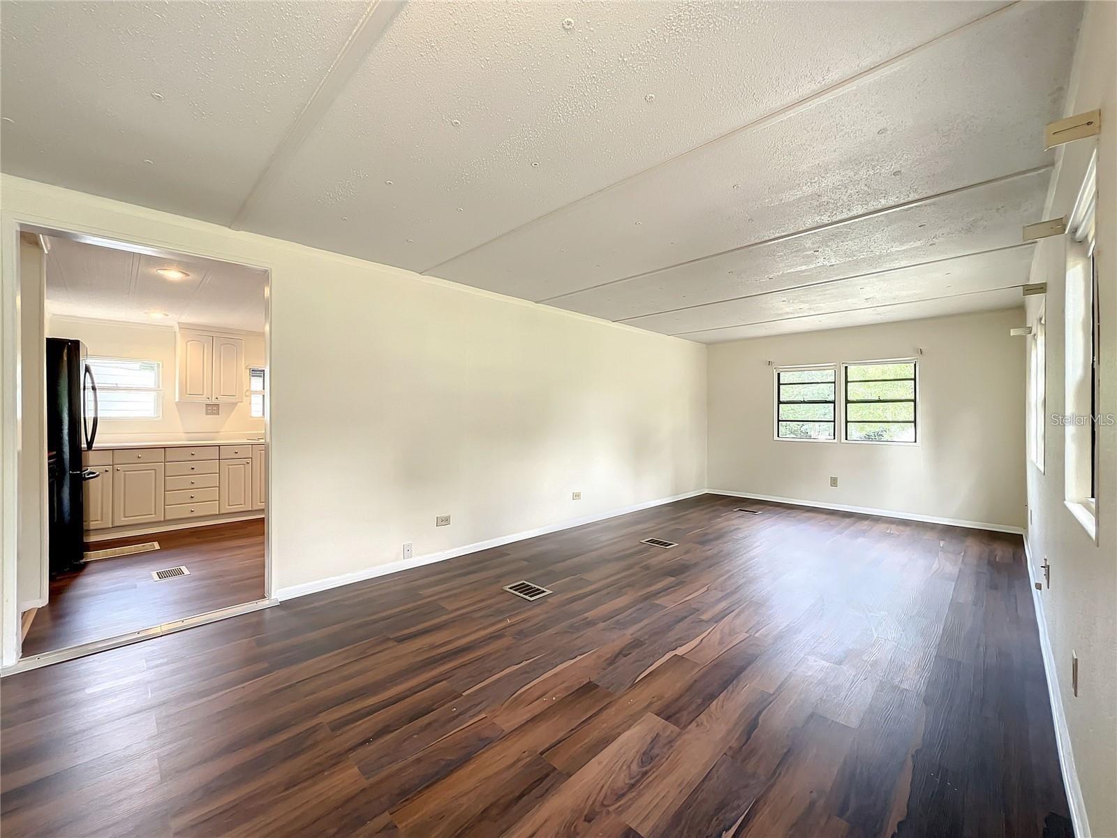 LAKE KATHRYN PARK 5TH ADD - Residential Lease