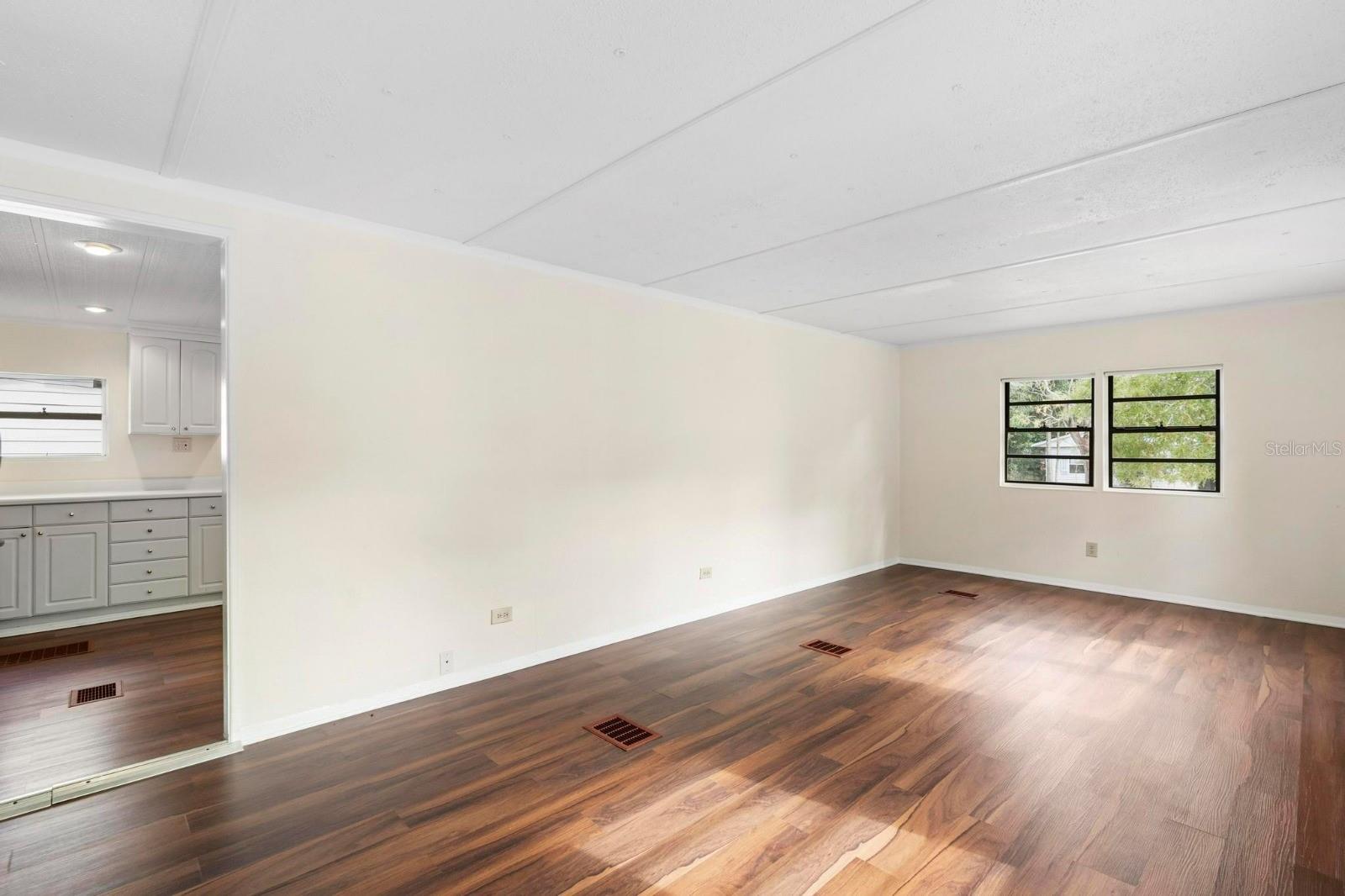 LAKE KATHRYN PARK 5TH ADD - Residential Lease